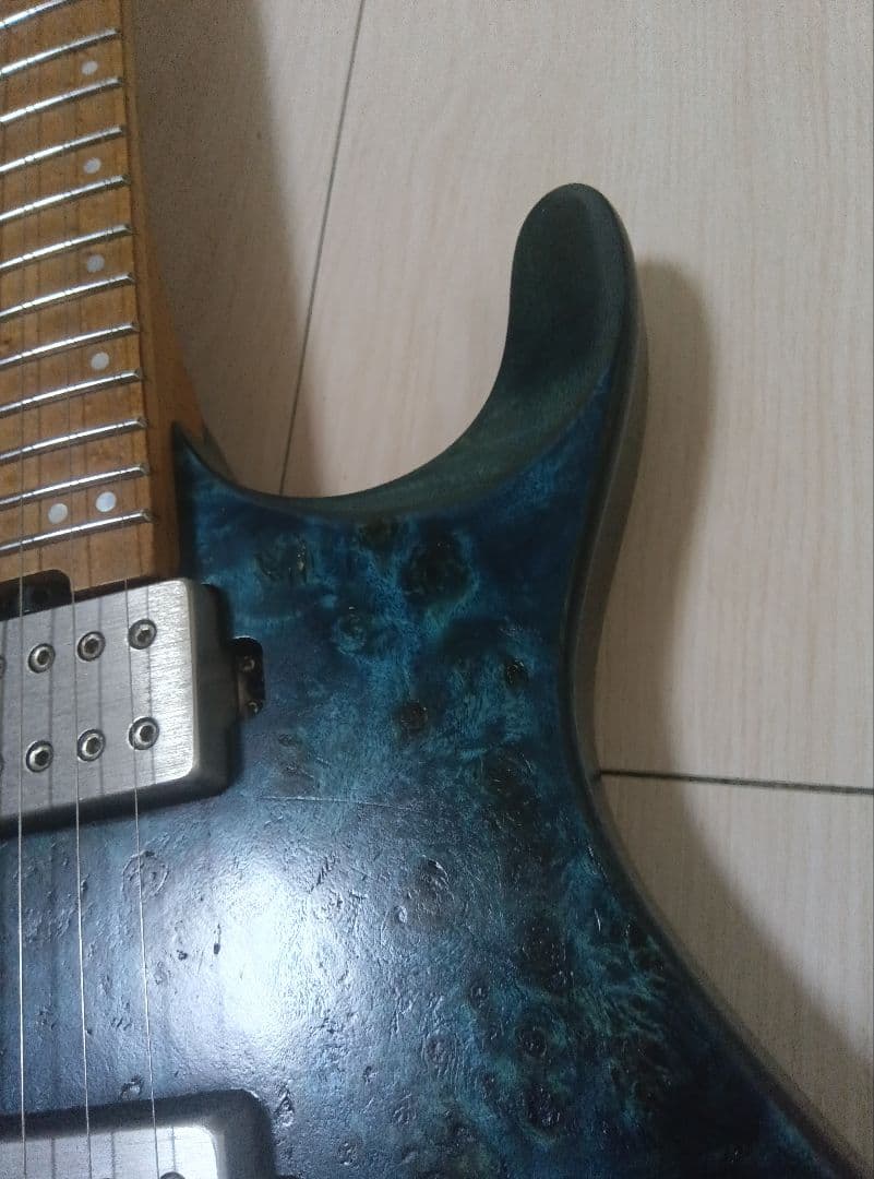 Ibanez Q52PB ヘッドレスギター