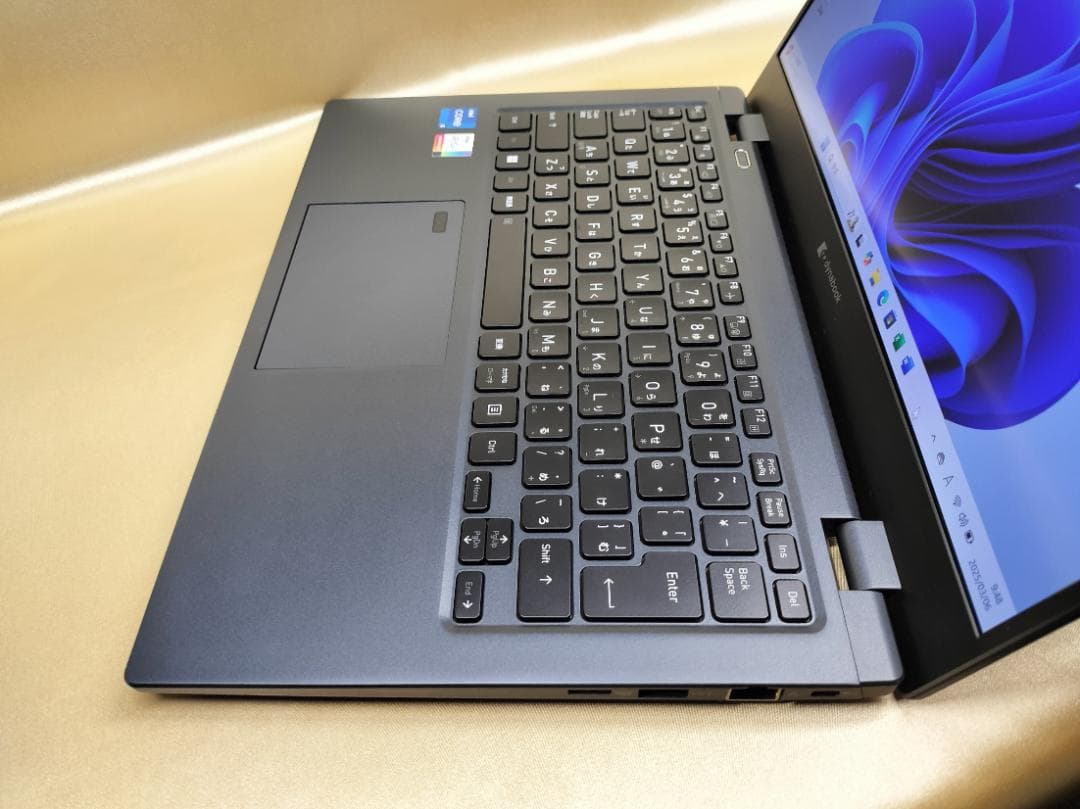東芝　Dynabook G83/KW　高性能　2023年モデル(K-205)