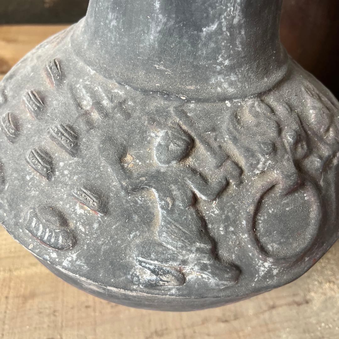 実家整理 土器のような壺