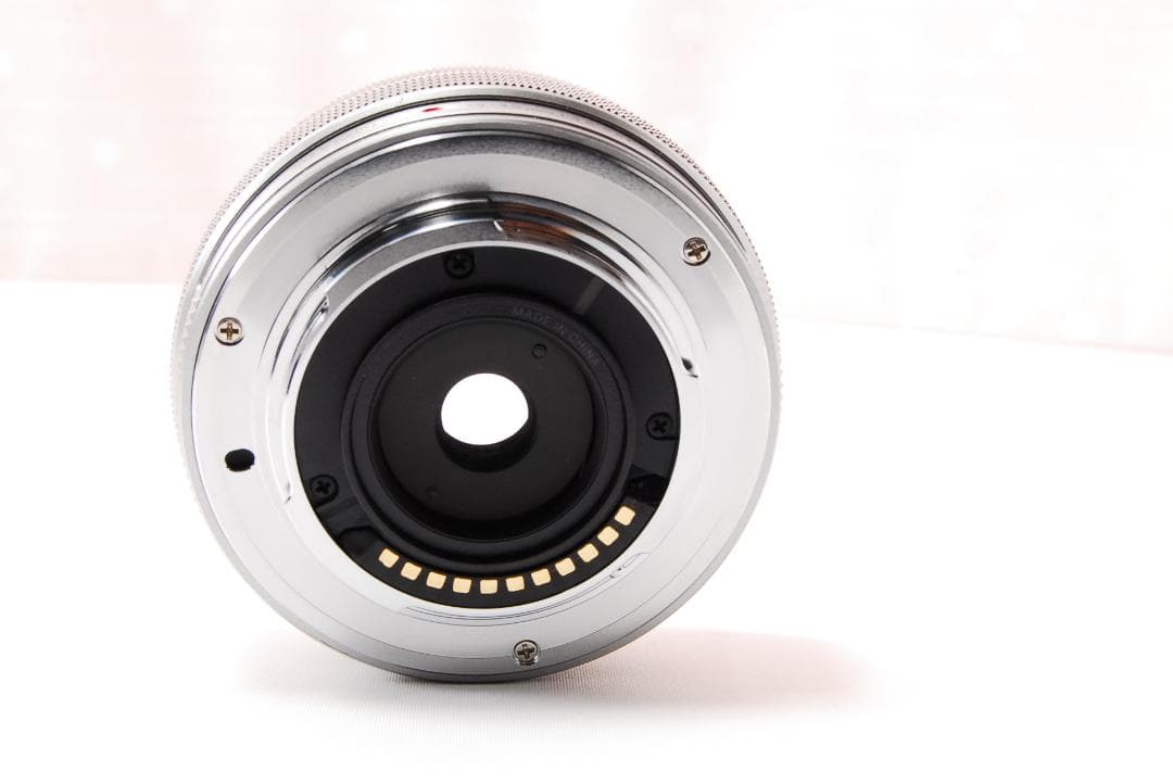 〓電動式パンケーキレンズ付〓オリンパス E-PL6 ホワイト ミラーレス