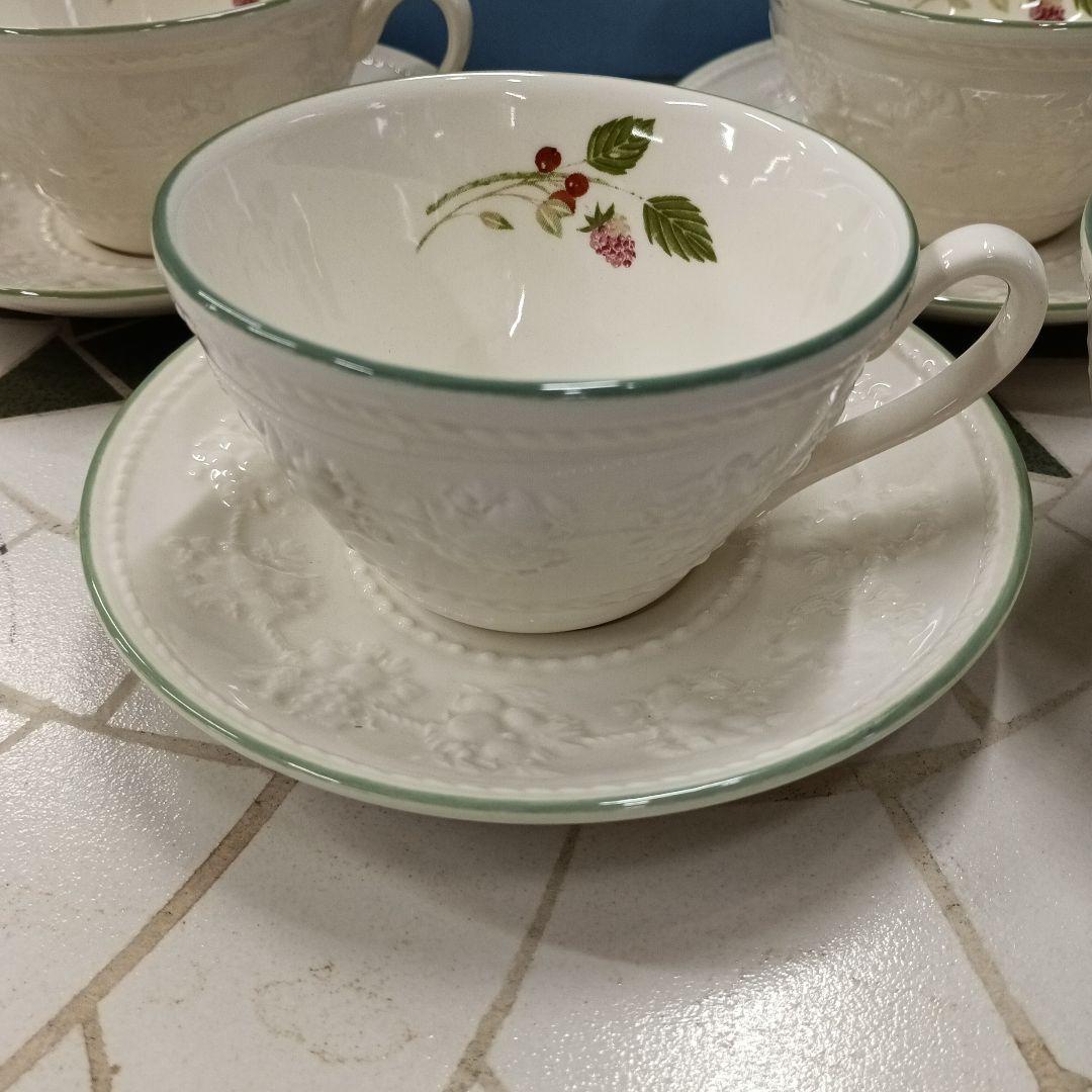 新品　ウェッジウッド フェスティビティ ラズベリー ティーカップ＆ソーサー