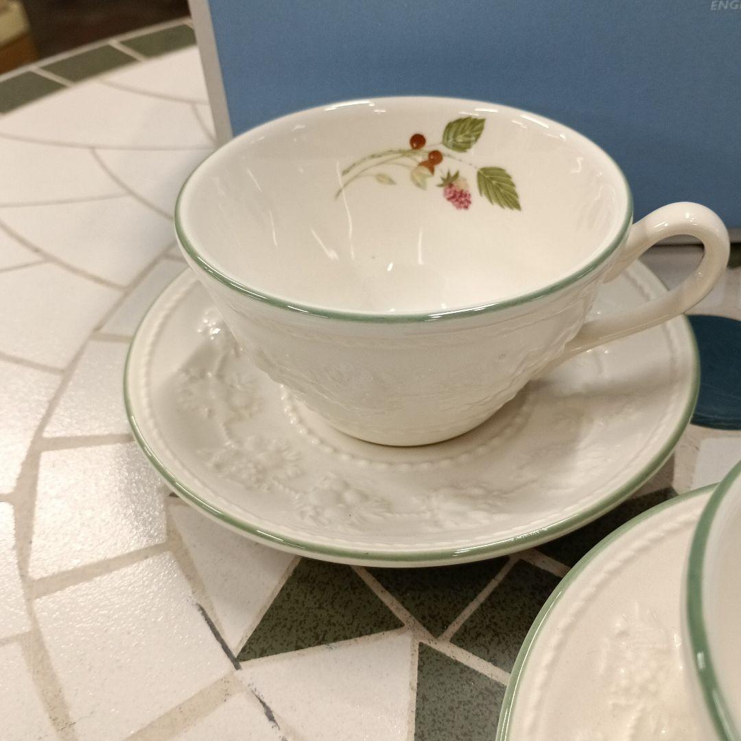 新品　ウェッジウッド フェスティビティ ラズベリー ティーカップ＆ソーサー