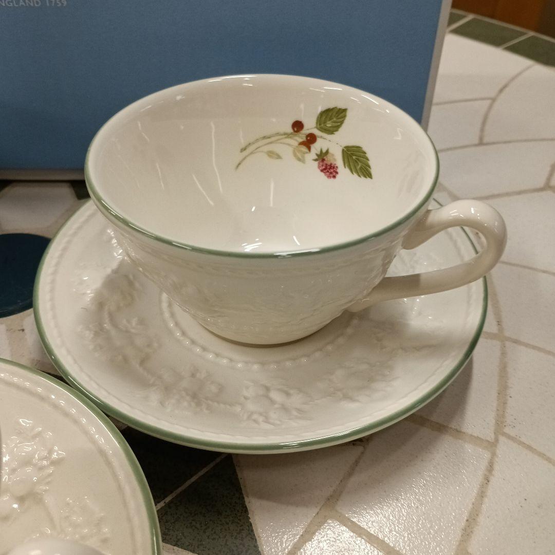 新品　ウェッジウッド フェスティビティ ラズベリー ティーカップ＆ソーサー