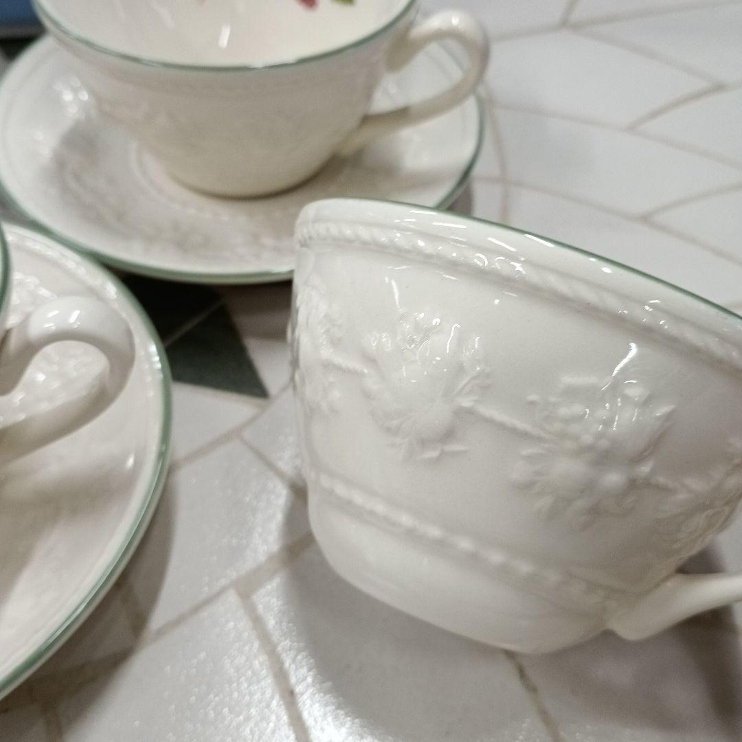 新品　ウェッジウッド フェスティビティ ラズベリー ティーカップ＆ソーサー