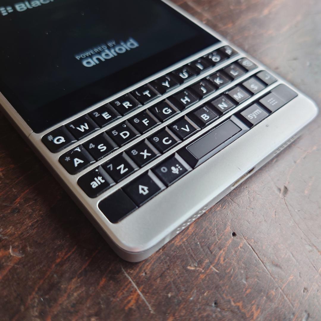 スマートフォン本体 BlackBerry KEY 2