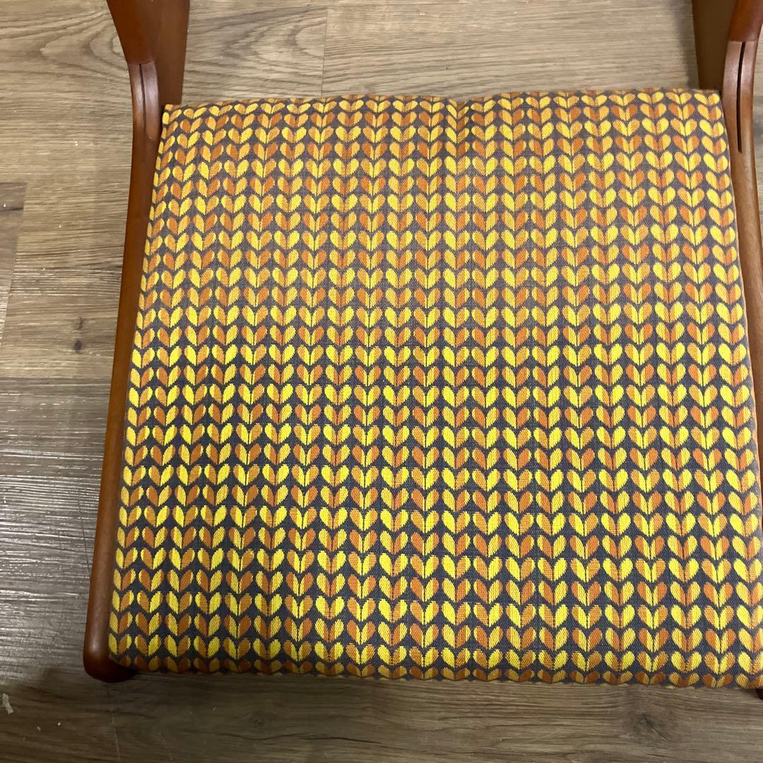 A-2 ②アンティーク レトロポップ 昭和レトロ 折り畳み座椅子 幾何学模様