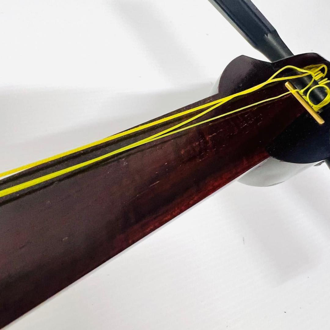 三味線　ハードケース付　中棹　K9 紅木 虎トチ 綾杉胴 金細 棹2.8cm