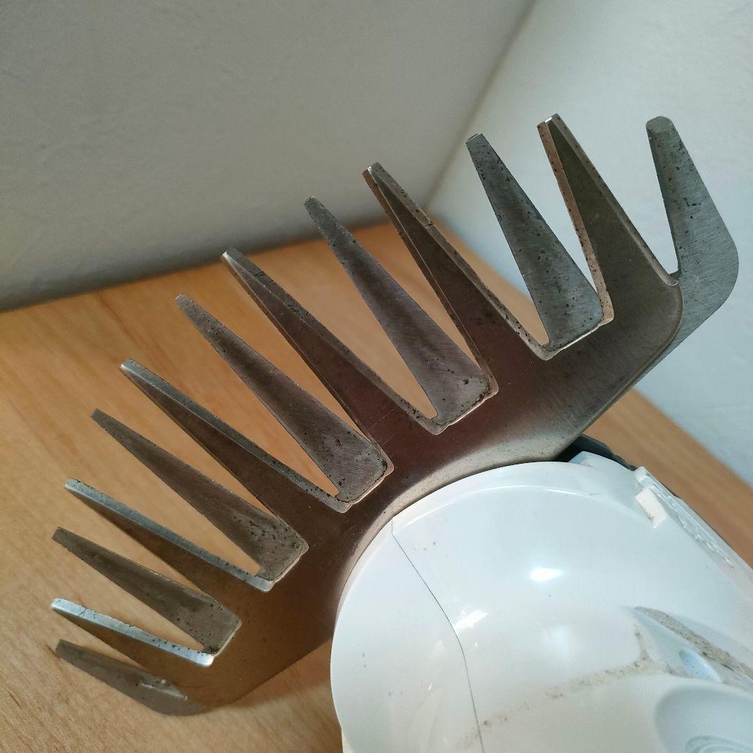 マキタ　芝生バリカン　刈幅　　160mm MUM1600