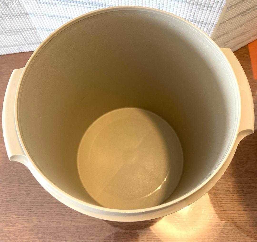 未使用タッパーウェアマキシクイーンデコレーター&マキシデコレーター(2個セット)