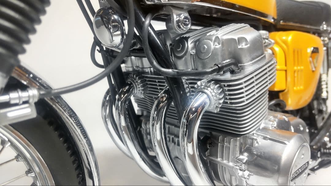 ミニチャンプス 1/6 HONDA CB750 ゴールド　ミニカー　バイク模型