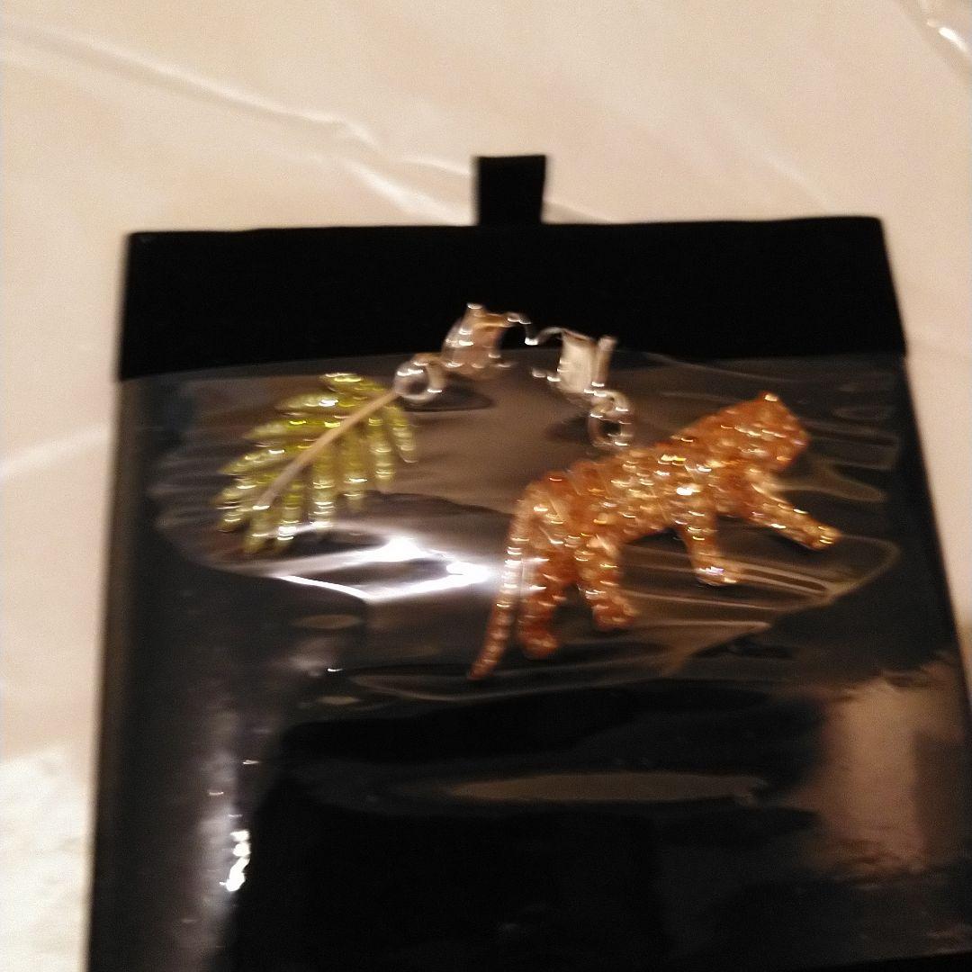 新品未使用スワロフスキー虎チャーム