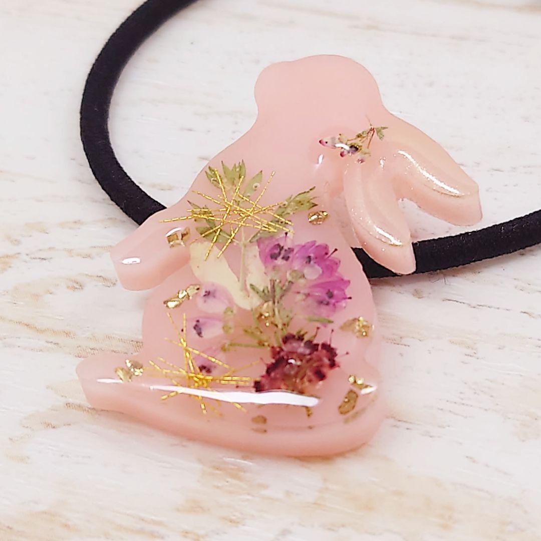 ボタニカルうさぎさん　パステルピンク　ネックレス　ポニーフック　レジン　No30