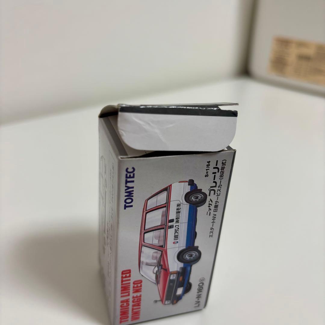 トミカリミテッドヴィンテージネオ　ニッサン　プレーリー