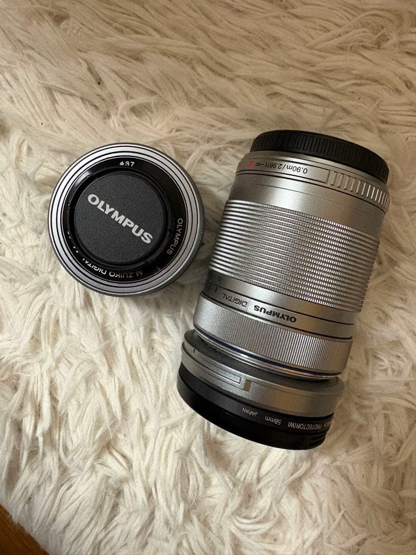 OlympusPEN ホワイト ミラーレス　望遠レンズ・キャップ・本体カバー等付