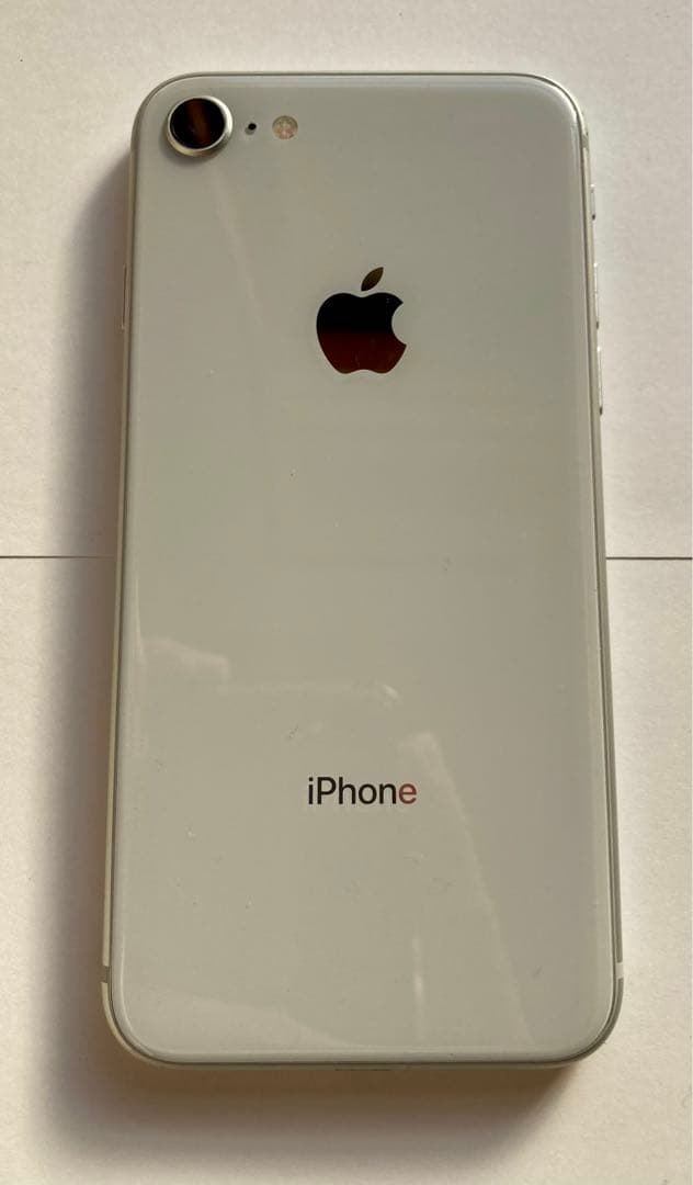 iPhone8 容量256GB シルバー BT96% SIMフリー