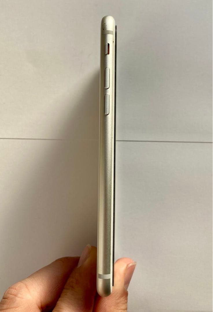 iPhone8 容量256GB シルバー BT96% SIMフリー
