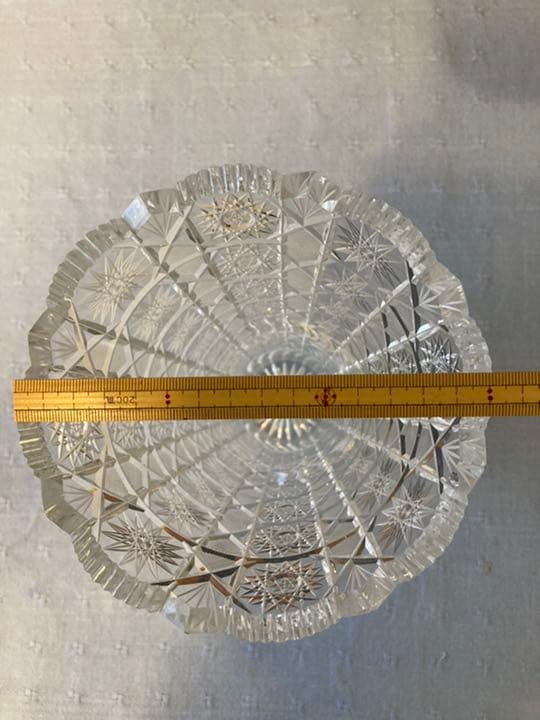 チェコ製　ボヘミアンクリスタルガラス　花瓶　高さ30cm