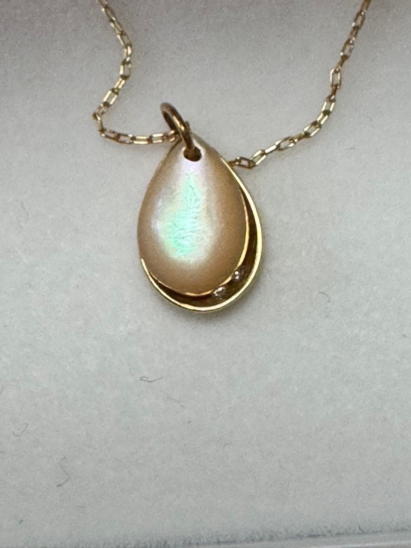 K18 ゴールド 小さな夜光貝ドロップペンダント
