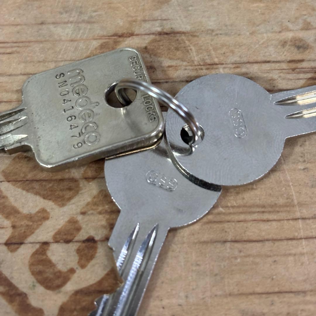 米軍　実物　US 武器庫　弾薬庫使用　南京錠　KEY ３個　送料無料