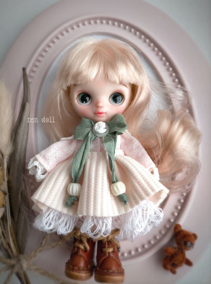 カスタムアイシードール✰プチサイズ　やや難あり　本体とおまけのニット帽