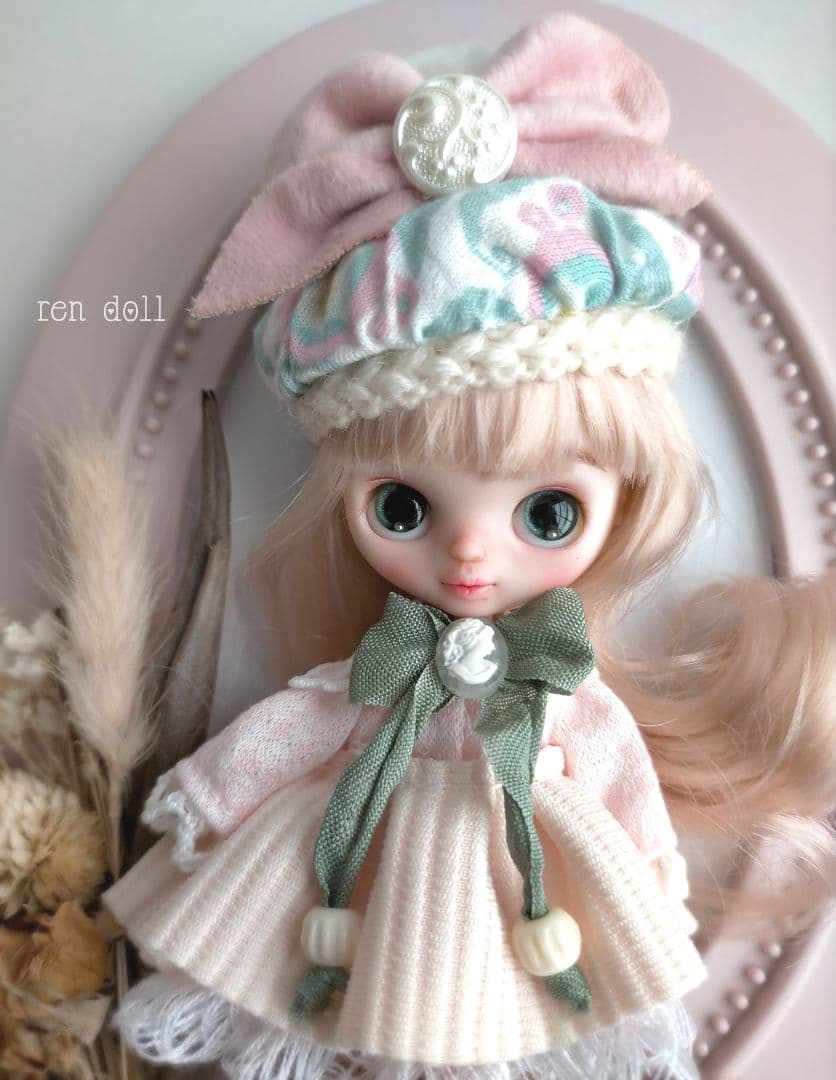 カスタムアイシードール✰プチサイズ　やや難あり　本体とおまけのニット帽