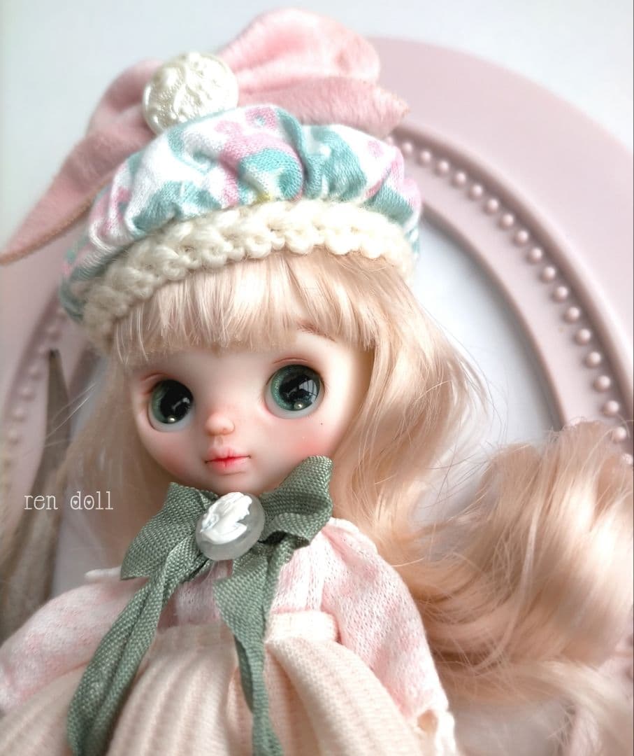 カスタムアイシードール✰プチサイズ　やや難あり　本体とおまけのニット帽