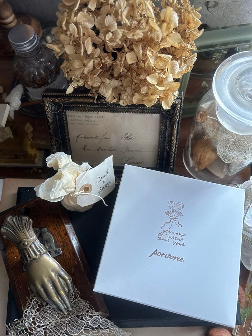 poritorie オーバルフレーム 額 植物図鑑風 バラの刺繍