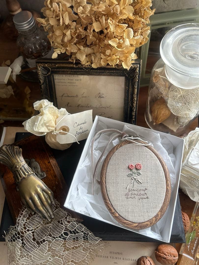 poritorie オーバルフレーム 額 植物図鑑風 バラの刺繍