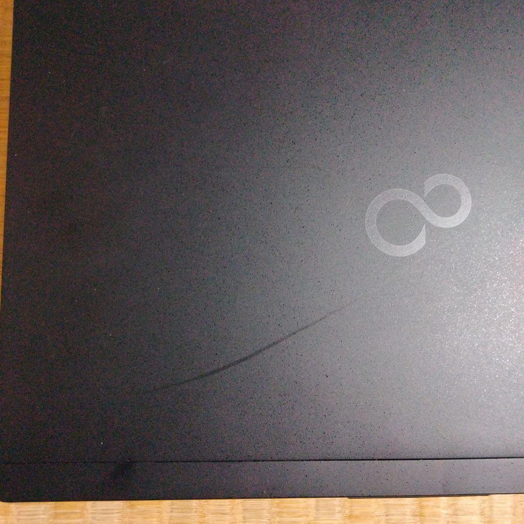 富士通U939/B (8世代i5/8GB/256GB カメラ・マイク非搭載)