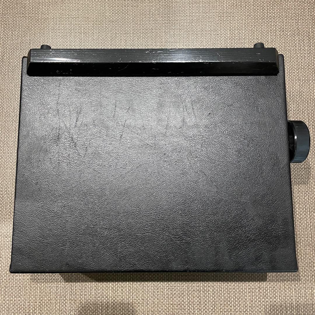 ピアノ 補助台 足台 足置き台 黒 高さ13.5〜22.5cm