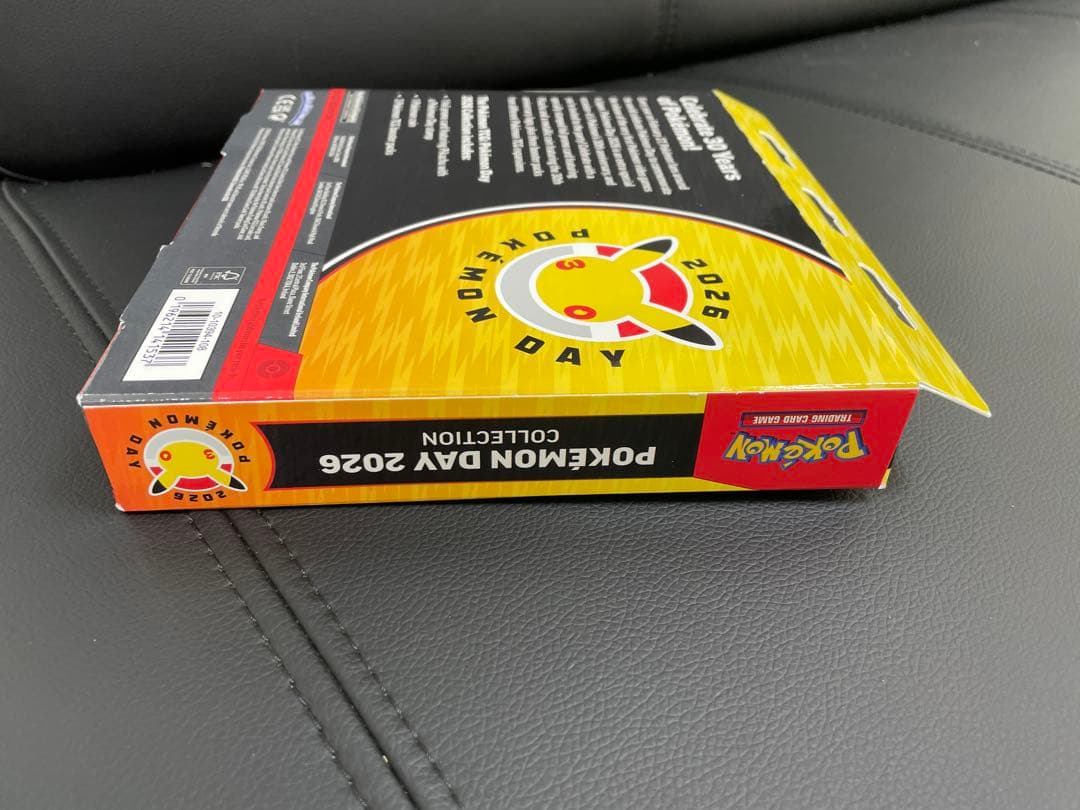 海外限定 ポケモンカード 30周年記念コレクションBOX未開封 ピカチュウ英語