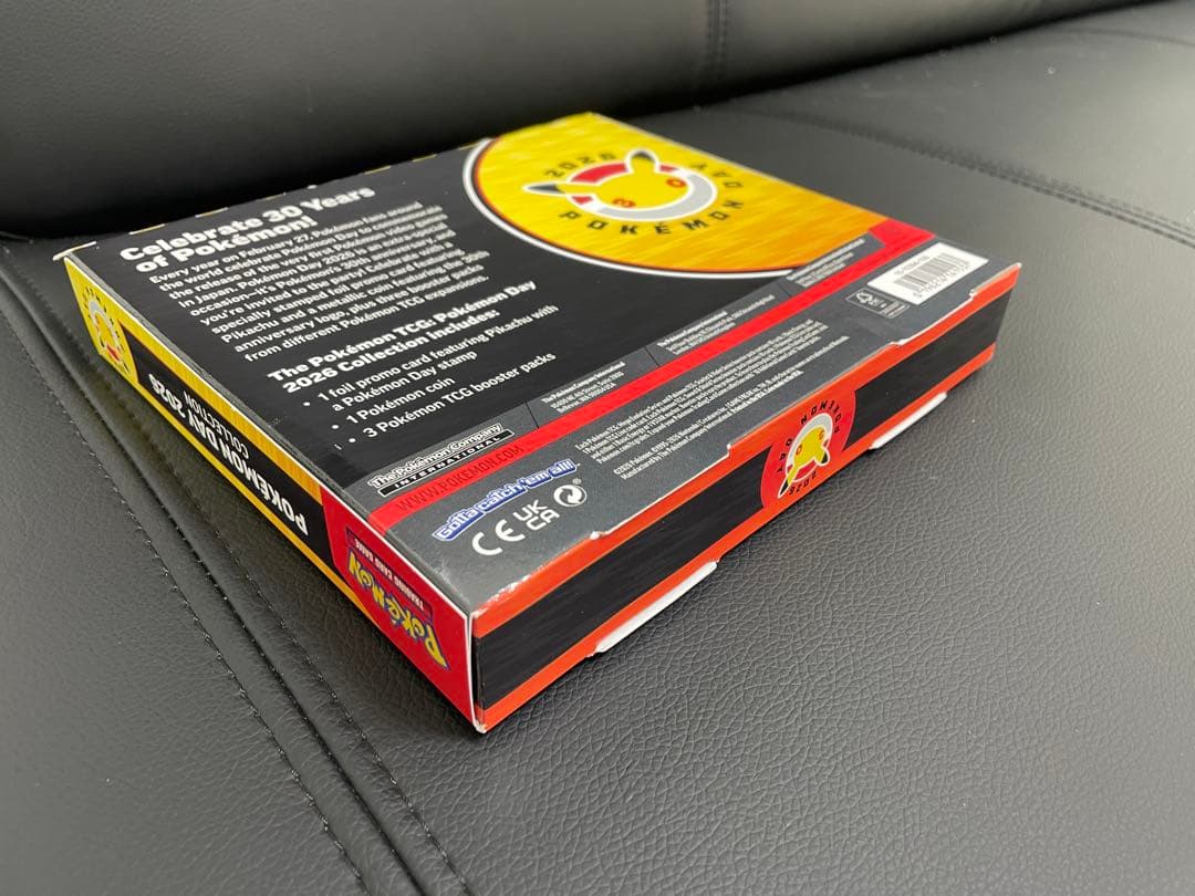海外限定 ポケモンカード 30周年記念コレクションBOX未開封 ピカチュウ英語