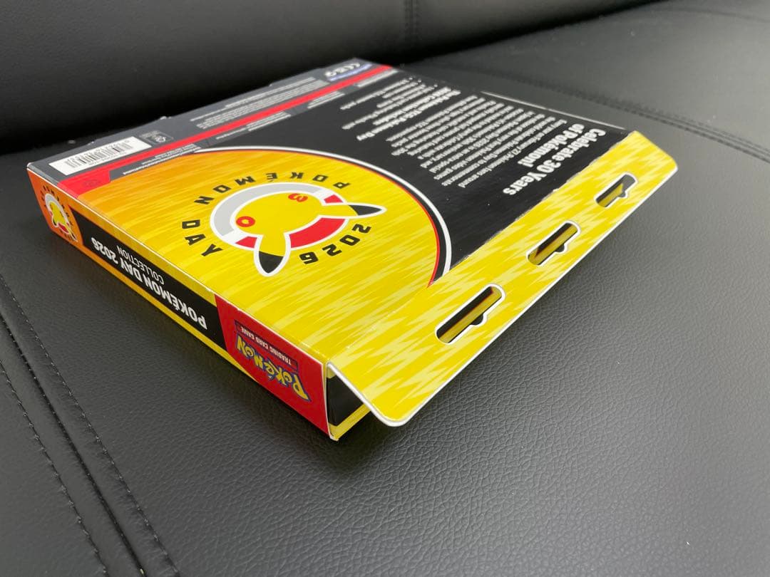 海外限定 ポケモンカード 30周年記念コレクションBOX未開封 ピカチュウ英語