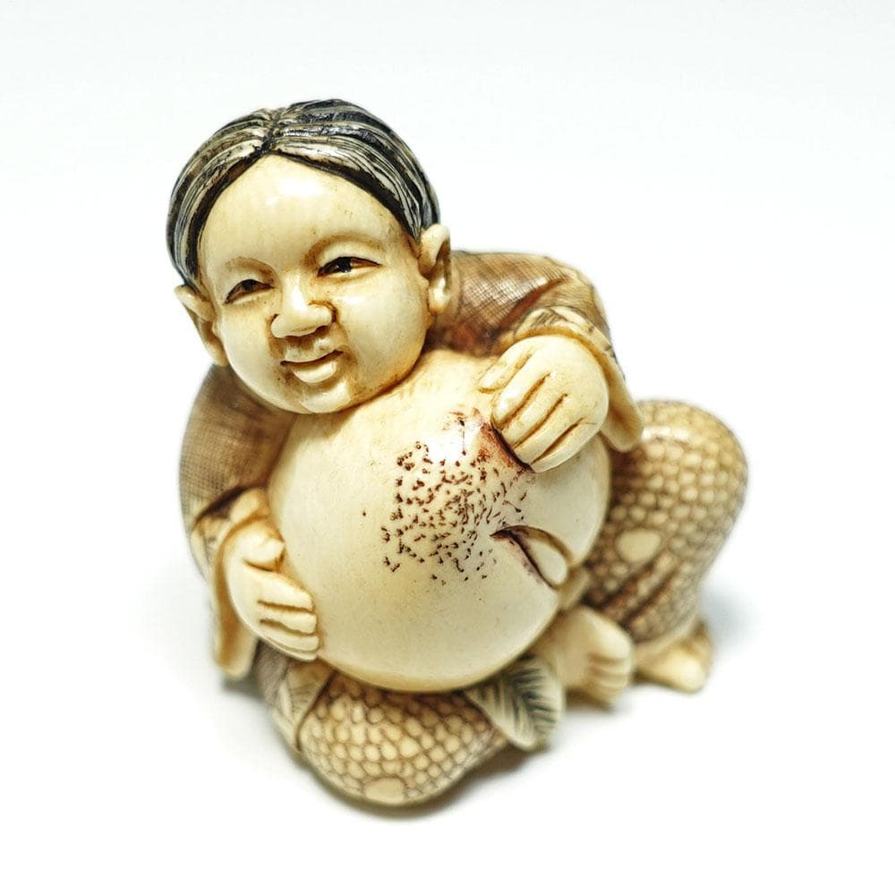 在銘　光秀　桃人物図根付　提げ物　留め具　 netsuke　装身具　牙彫
