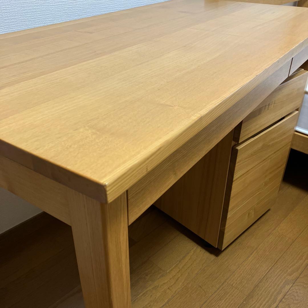 無印良品　タモ材デスク