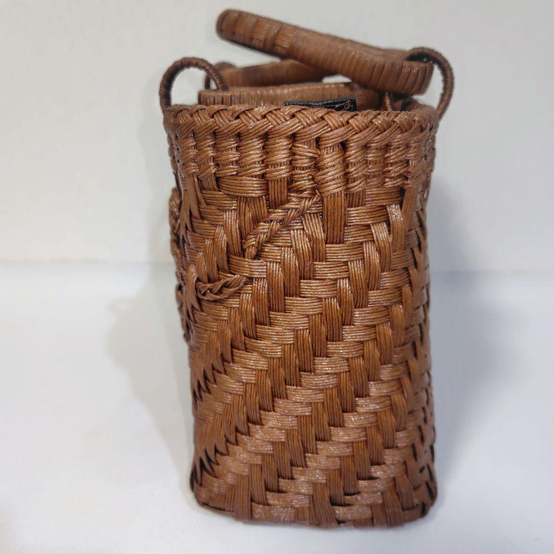 クラフトで作った山葡萄風網代編みかごバッグ