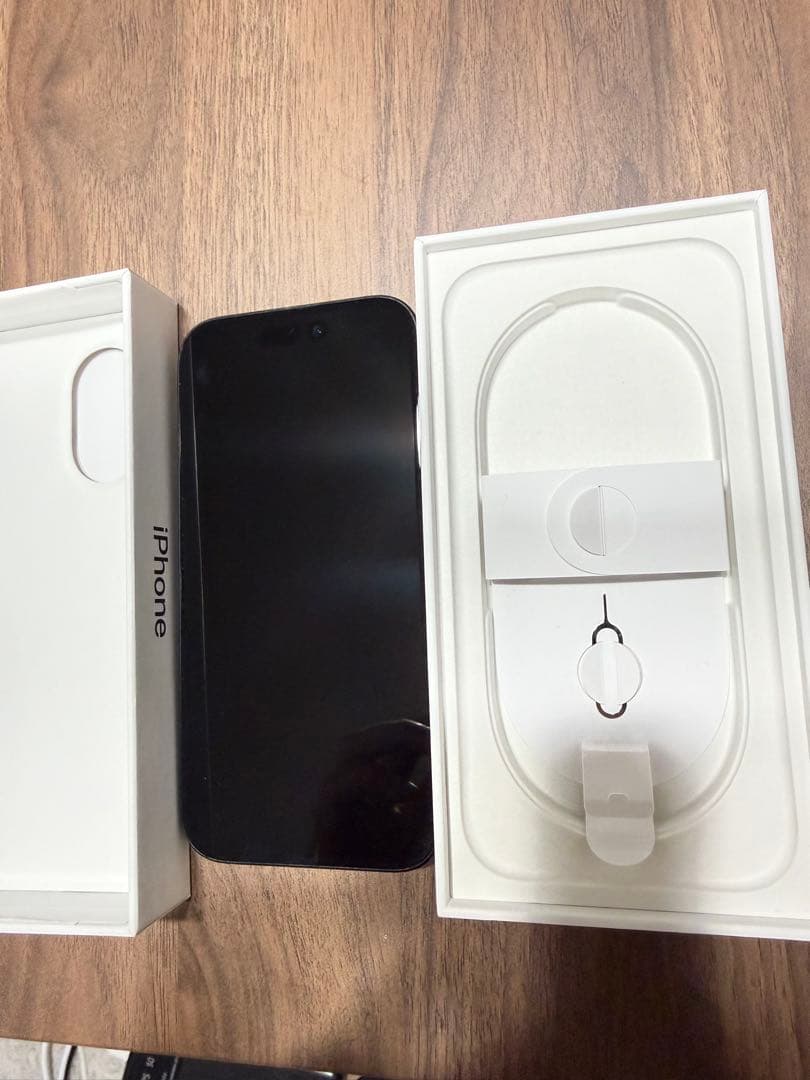 ［美品］iPhone16 256GBブラック 本体