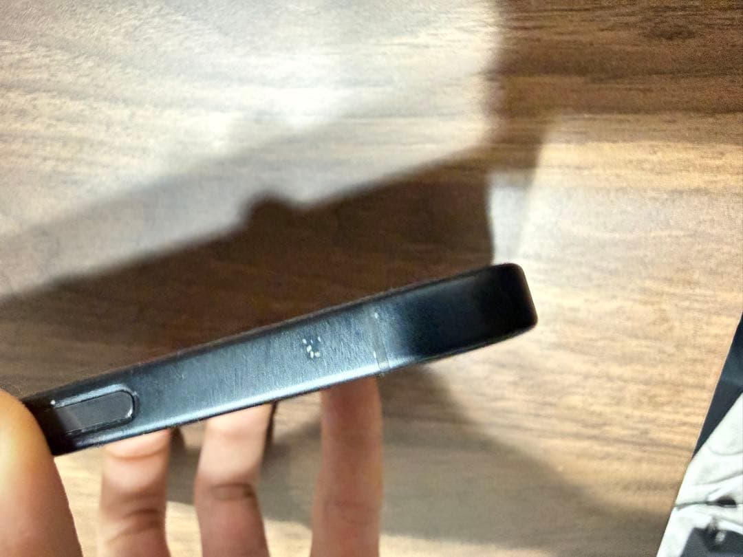 ［美品］iPhone16 256GBブラック 本体