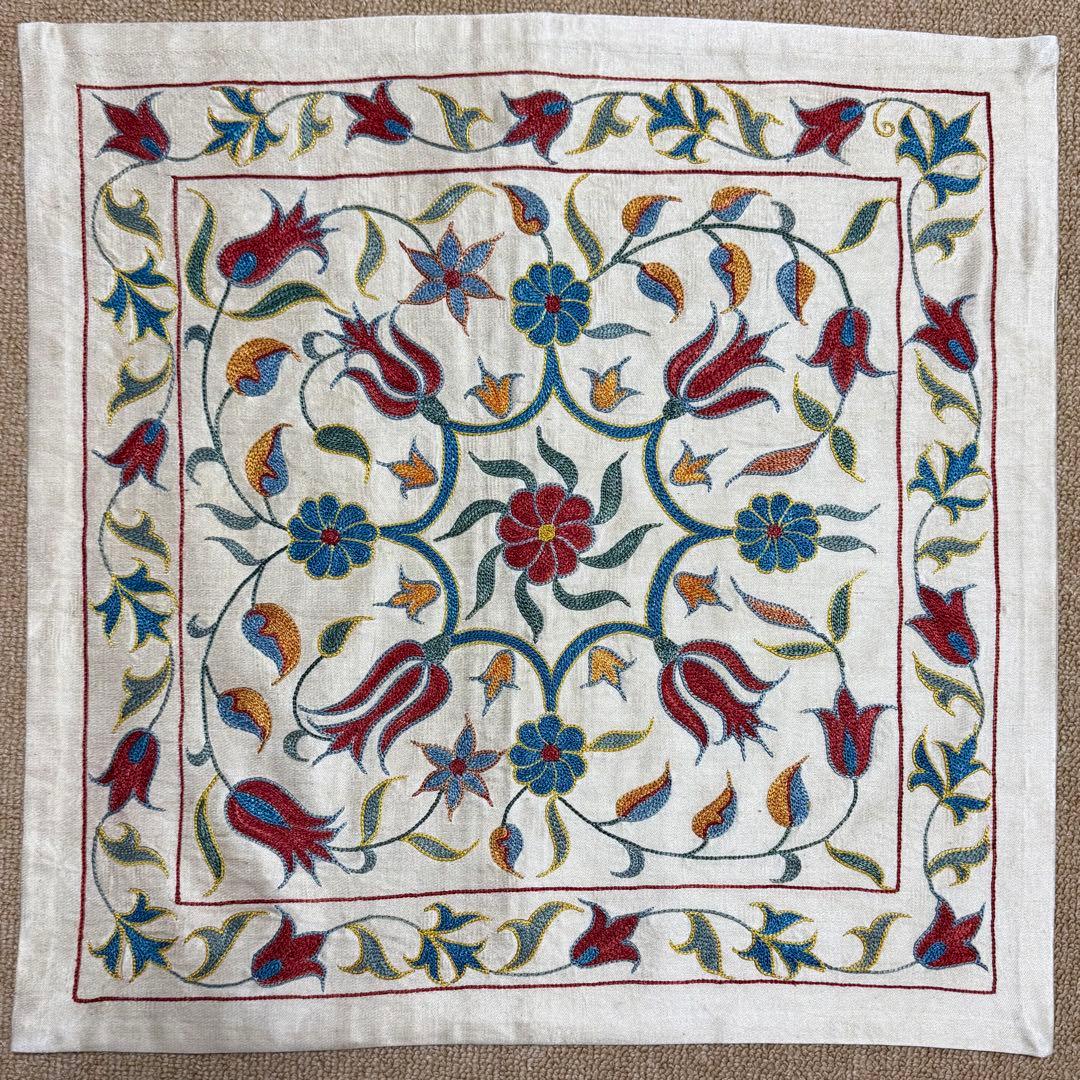 スザニ刺繍シルククッションカバー 48×49 1点もの 新品未使用