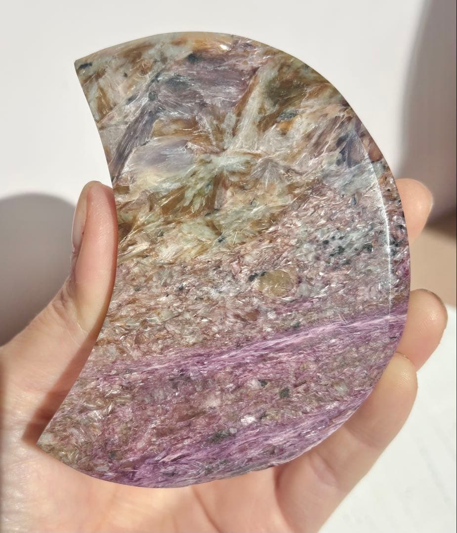 《✰高品質✰》チャロアイト　月　花火結晶　シルキー模台座付き　カービング