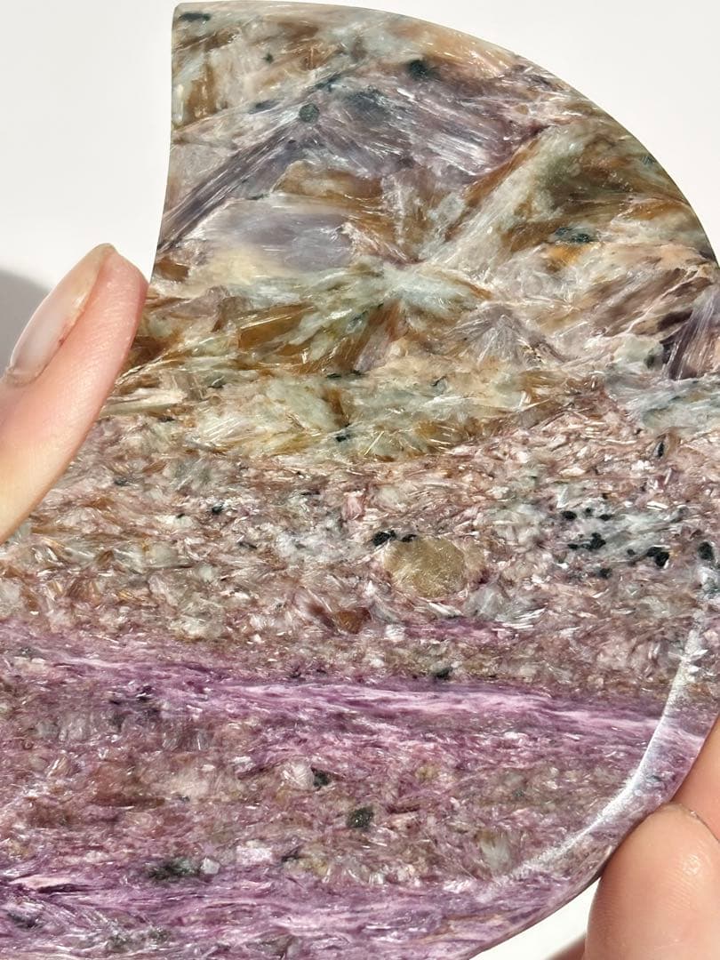 《✰高品質✰》チャロアイト　月　花火結晶　シルキー模台座付き　カービング