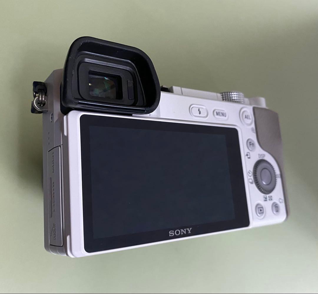 ソニー α6100 ダブルズームレンズキット ホワイト SONY ミラーレス一眼