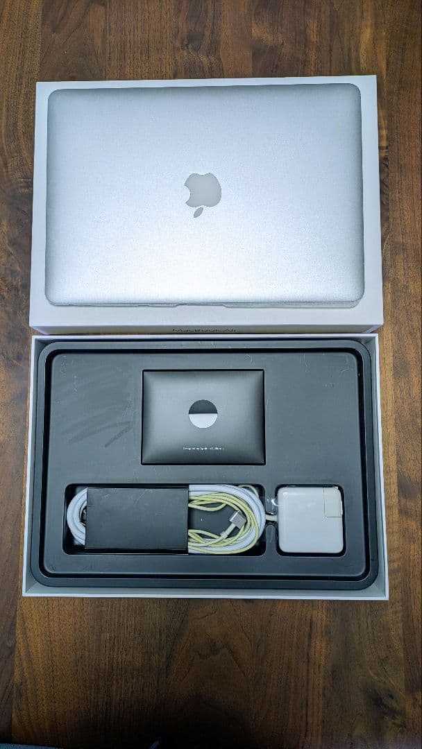 MacBook Air 13″ 2017 8GB/256GB 充放電 80回