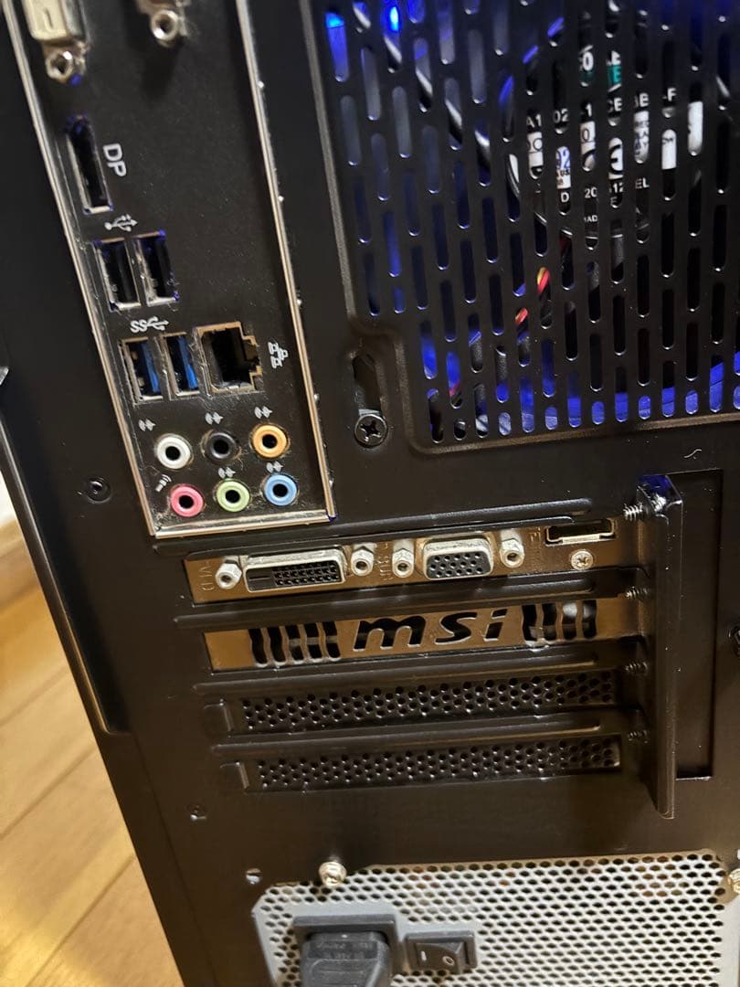 週末値下げ！ほんのり光る！自作ライトゲーミングPC！i7 新品SSDで快適！