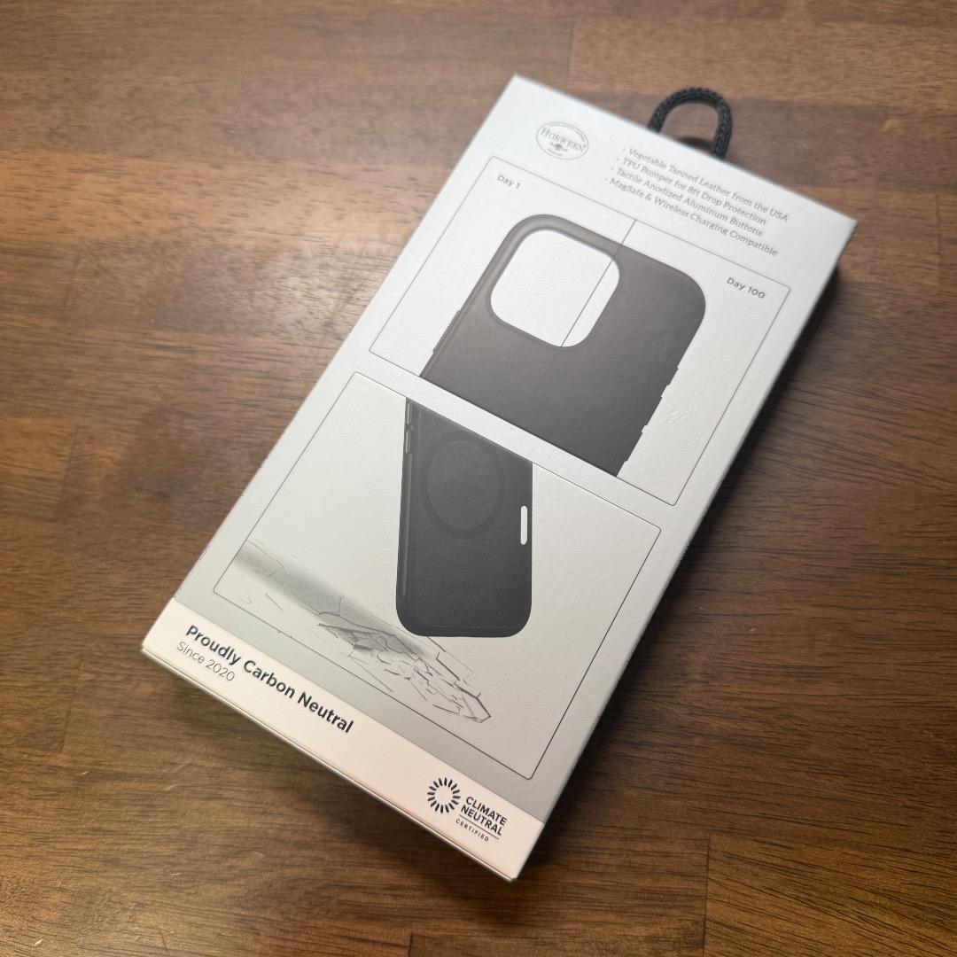 NOMAD iPhone16pro Modern Leather Case 黒色