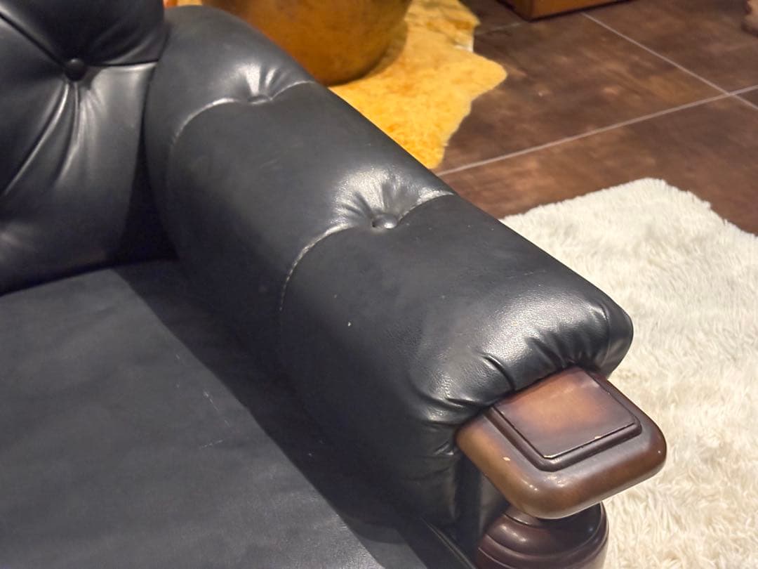 ①karimoku カリモク　レザーソファ　本革　リベット打ち　アンティーク　G