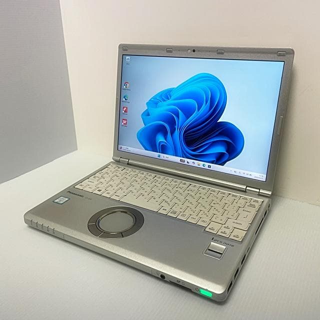 軽量薄型ノートパソコン★LET'S NOTE★８GB/corei5/SSD256