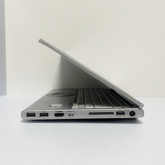 軽量薄型ノートパソコン★LET'S NOTE★８GB/corei5/SSD256