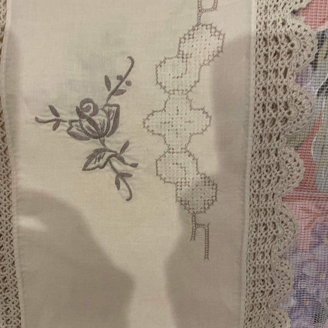中国　SWATOW 刺繍入り　レース　テーブルクロス