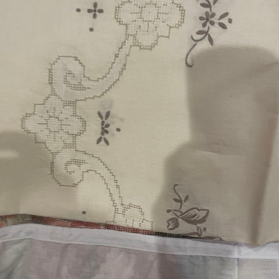 中国　SWATOW 刺繍入り　レース　テーブルクロス